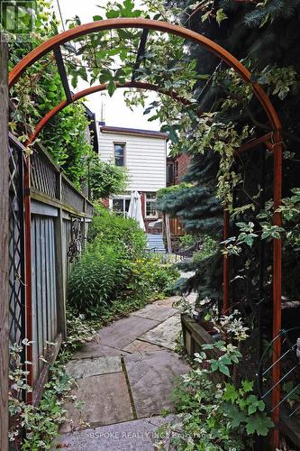 75A Garden Avenue, Toronto, ON - Outdoor