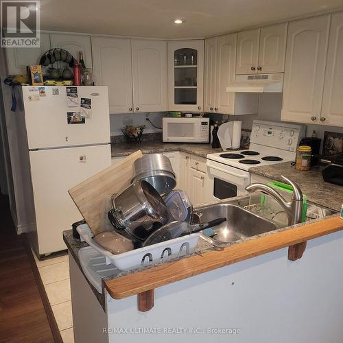 20 Boyd Avenue, Toronto, ON - Indoor Photo Showing Kitchen With Double Sink