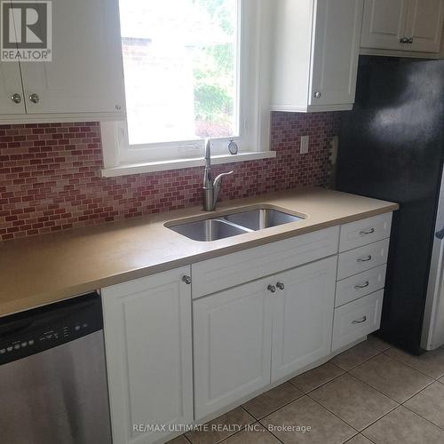 20 Boyd Avenue, Toronto, ON - Indoor Photo Showing Kitchen With Double Sink