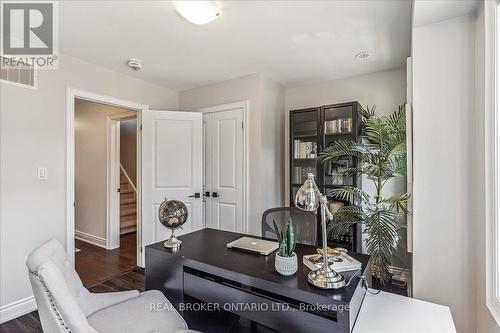 61 - 295 Royalton Common Drive, Oakville, ON - Indoor