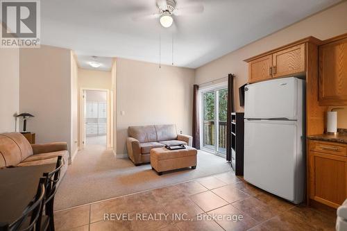 8028 Booth Street, Niagara Falls, ON - Indoor Photo Showing Kitchen