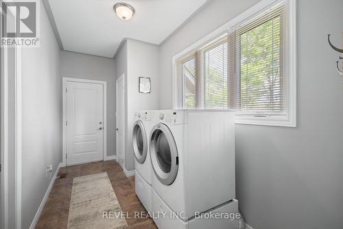 8028 Booth Street, Niagara Falls, ON - Indoor Photo Showing Laundry Room