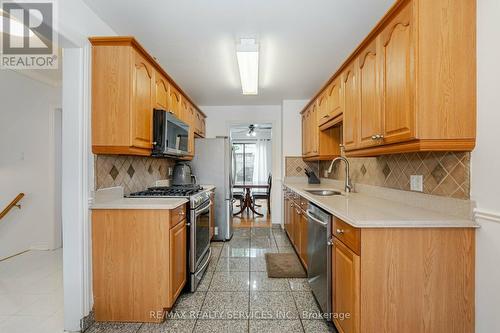 46 Royal Palm Drive, Brampton, ON - Indoor Photo Showing Kitchen