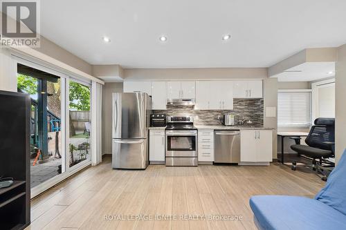 35 Liverpool Street, Toronto, ON - Indoor Photo Showing Kitchen