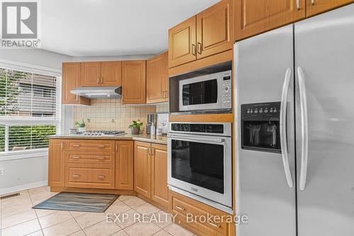 64 - 2550 Thomas Street, Mississauga, ON - Indoor Photo Showing Kitchen