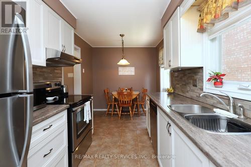 21 Shenstone Avenue, Brampton, ON - Indoor Photo Showing Kitchen With Double Sink