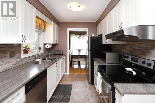 21 Shenstone Avenue, Brampton, ON - Indoor Photo Showing Kitchen With Double Sink