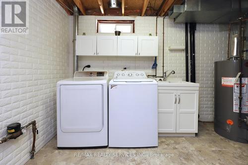 21 Shenstone Avenue, Brampton, ON - Indoor Photo Showing Laundry Room