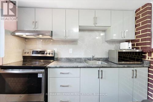 65 West Oak Crescent, Toronto, ON - Indoor Photo Showing Kitchen With Upgraded Kitchen