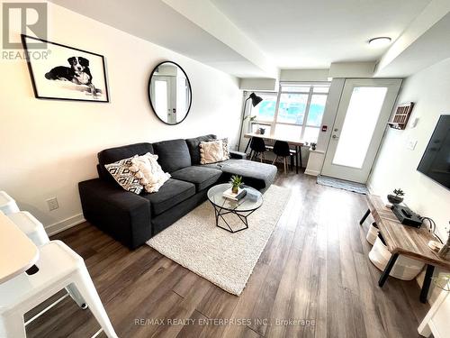 Th1 - 11 Superior Avenue, Toronto (Mimico), ON - Indoor Photo Showing Living Room