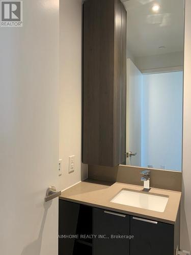 2602 - 3900 Confederation Parkway, Mississauga, ON - Indoor Photo Showing Bathroom