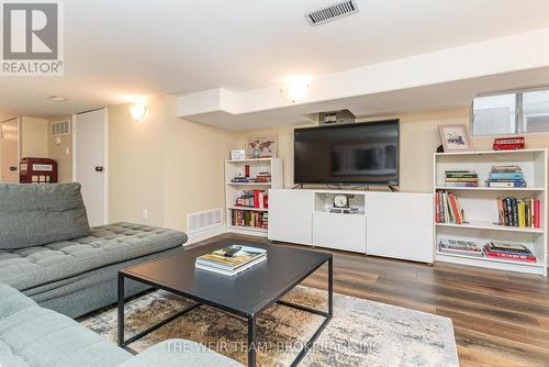 101 Newmarket Avenue, Toronto, ON - Indoor Photo Showing Living Room