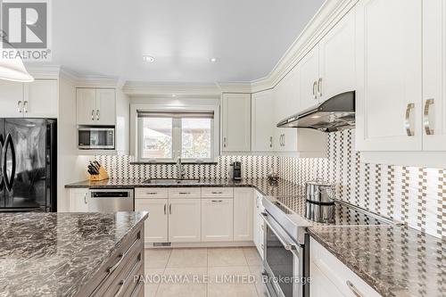 25 Alanmeade Crescent, Toronto, ON - Indoor Photo Showing Kitchen With Upgraded Kitchen