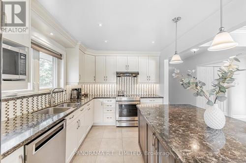 25 Alanmeade Crescent, Toronto, ON - Indoor Photo Showing Kitchen With Double Sink With Upgraded Kitchen