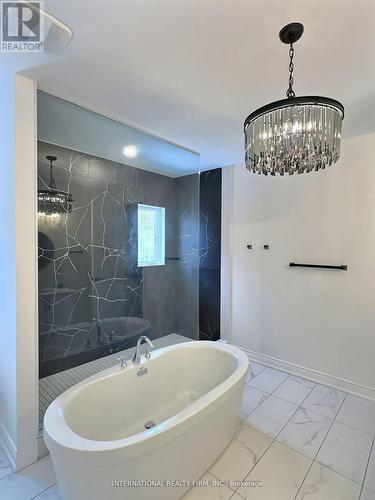 150 Cannes Avenue, Vaughan, ON - Indoor Photo Showing Bathroom