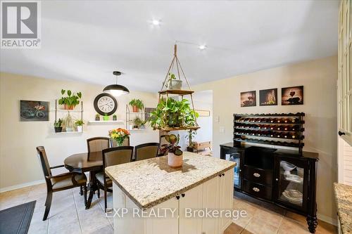 2033 Lea Road, Innisfil, ON - Indoor Photo Showing Dining Room