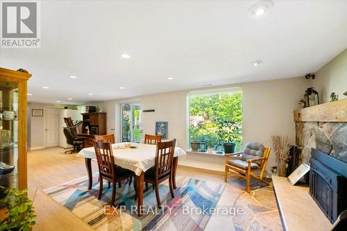 2033 Lea Road, Innisfil, ON - Indoor Photo Showing Dining Room