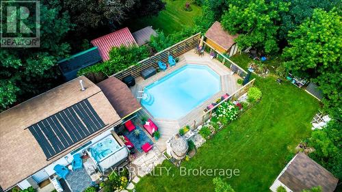 2033 Lea Road, Innisfil, ON - Outdoor With In Ground Pool