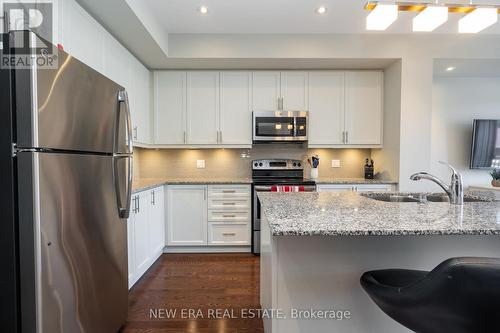 69 City Park Circle, Vaughan, ON - Indoor Photo Showing Kitchen With Stainless Steel Kitchen With Upgraded Kitchen