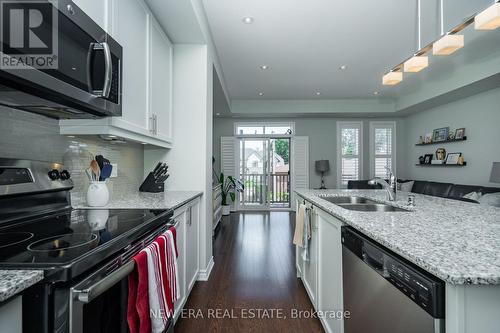 69 City Park Circle, Vaughan, ON - Indoor Photo Showing Kitchen With Stainless Steel Kitchen With Double Sink With Upgraded Kitchen