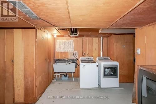 31 Alderbury Crescent, Brampton, ON - Indoor Photo Showing Laundry Room