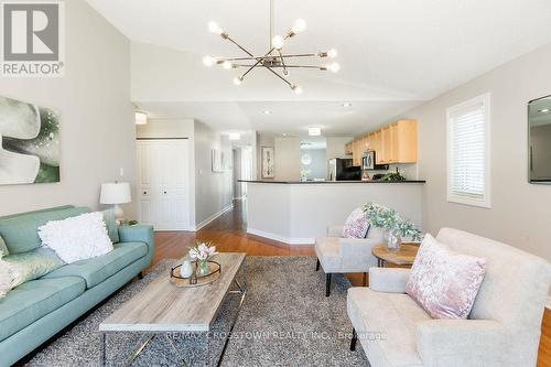 9 Couples Court, Barrie, ON - Indoor Photo Showing Living Room