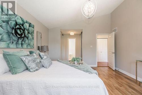 9 Couples Court, Barrie, ON - Indoor Photo Showing Bedroom