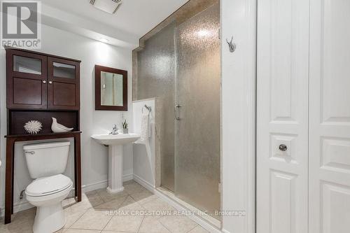 9 Couples Court, Barrie, ON - Indoor Photo Showing Bathroom