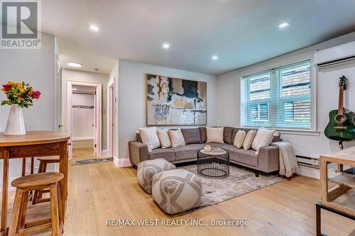 106 - 114 Vaughan Road, Toronto, ON - Indoor Photo Showing Living Room