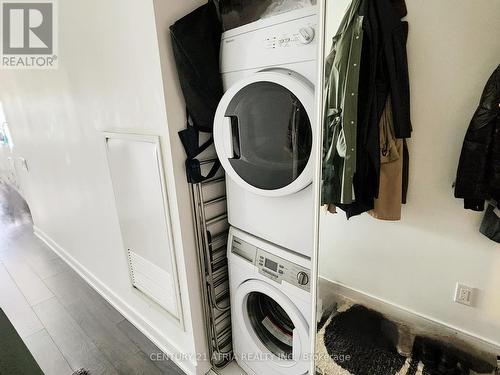 1213 - 57 St Joseph Street, Toronto, ON - Indoor Photo Showing Laundry Room