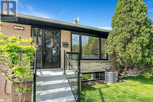 14 Slidell Crescent, Toronto, ON - Outdoor