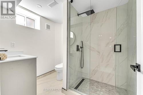 14 Slidell Crescent, Toronto, ON - Indoor Photo Showing Bathroom