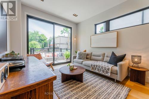 1B Ivy Avenue, Toronto, ON - Indoor Photo Showing Living Room