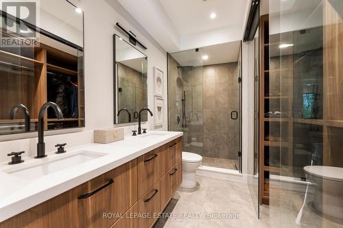 1B Ivy Avenue, Toronto, ON - Indoor Photo Showing Bathroom