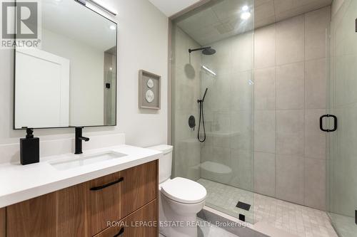 1B Ivy Avenue, Toronto, ON - Indoor Photo Showing Bathroom