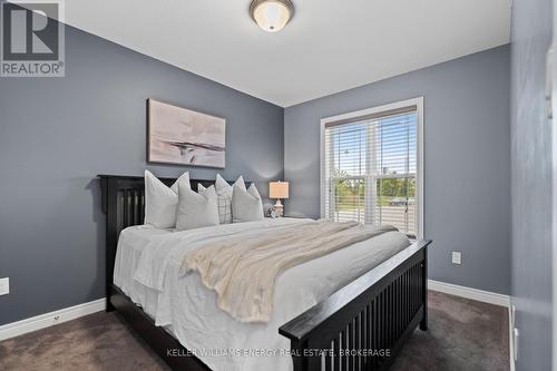 17 Briarwood Avenue, Kawartha Lakes, ON - Indoor Photo Showing Bedroom