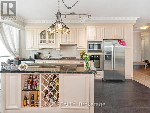 4903 - 16 Harbour Street, Toronto, ON - Indoor Photo Showing Kitchen