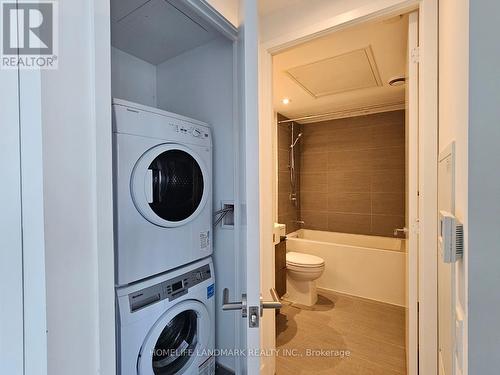 1502 - 161 Roehampton Avenue, Toronto, ON - Indoor Photo Showing Laundry Room