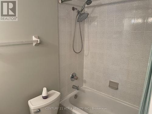 1112 - 736 Bay Street, Toronto, ON - Indoor Photo Showing Bathroom