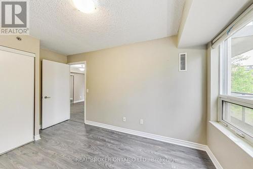 225 - 35 Saranac Boulevard, Toronto, ON - Indoor Photo Showing Other Room