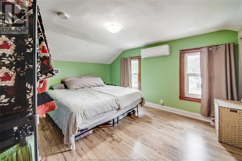 2724 Pillette Road, Windsor, ON - Indoor Photo Showing Bedroom