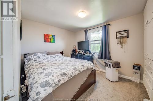 2724 Pillette Road, Windsor, ON - Indoor Photo Showing Bedroom