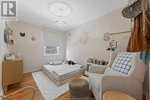 95 Hanna Street East, Windsor, ON - Indoor Photo Showing Bedroom