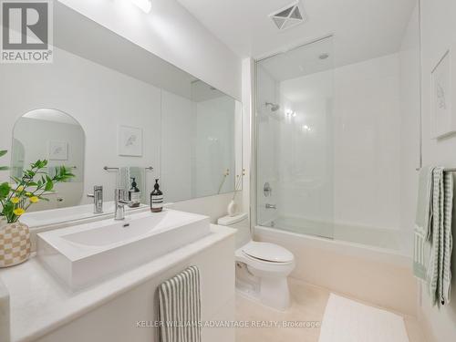 413 - 399 Adelaide Street W, Toronto, ON - Indoor Photo Showing Bathroom