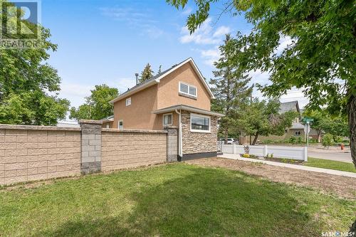 204 Athabasca Street W, Moose Jaw, SK - Outdoor