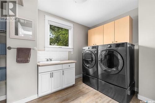 204 Athabasca Street W, Moose Jaw, SK - Indoor Photo Showing Laundry Room