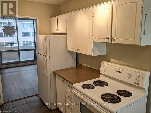 603 - 380 King Street, London, ON - Indoor Photo Showing Kitchen