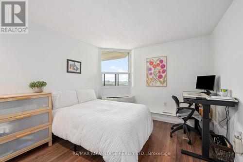 2501 - 323 Colborne Street, London, ON - Indoor Photo Showing Bedroom