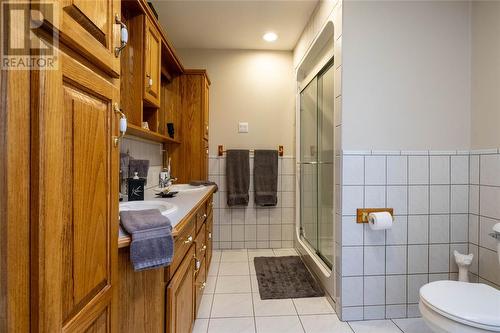 5848 Douglas Line, Plympton-Wyoming, ON - Indoor Photo Showing Bathroom