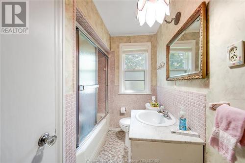 7735 Clairview, Windsor, ON - Indoor Photo Showing Bathroom